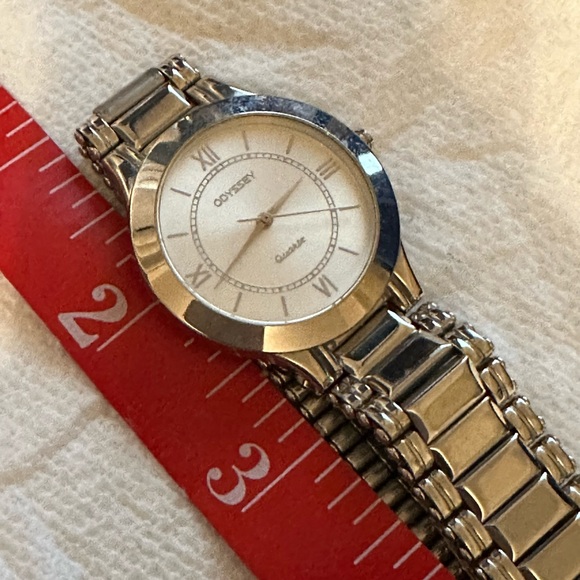 Odyssey Women's Stainless Steel Watch – Gently Used, Needs Battery, 3cm Face - Picture 12 of 13